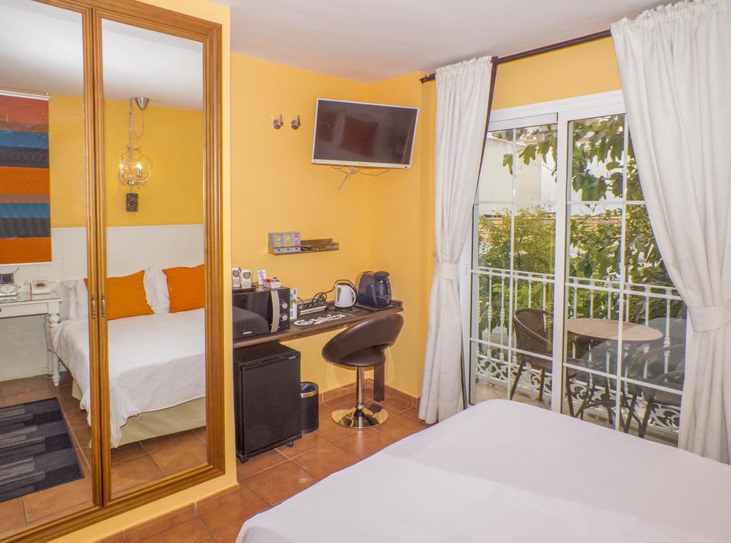 Boutique Hotel Pueblo Бенальмадена Экстерьер фото
